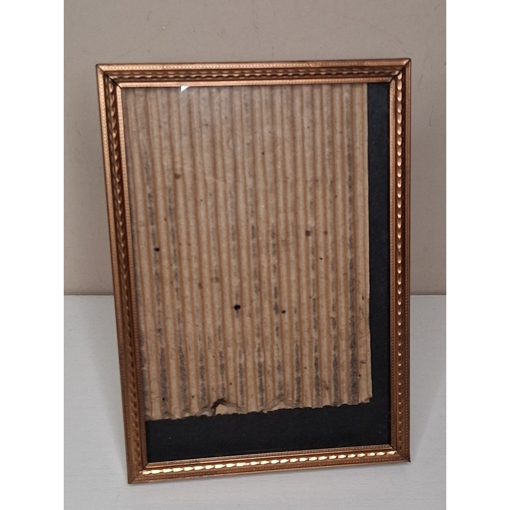 Vintage‎ Gold Tone Tabletop Picture Frame Easel Back Small Ornate Photo Frame